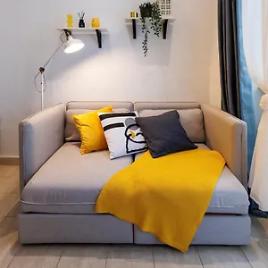 Cozy Market-square Retreat Located In The Heart Of The 10th District Apartment